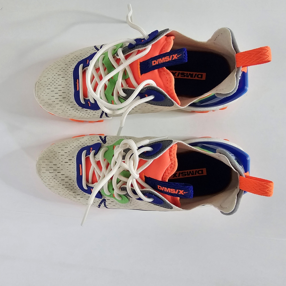 Nike Orange and Blue Athletic Shoes with Streamlined Design - Picture 8 of 9